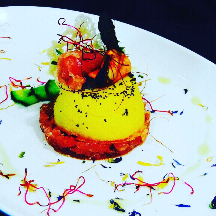 luca_borghini's tweet photo. #colori #strafood #foodporn #Food #foodart #foodlove #chef #lucaborghini https://t.co/eaHhyy5lAq