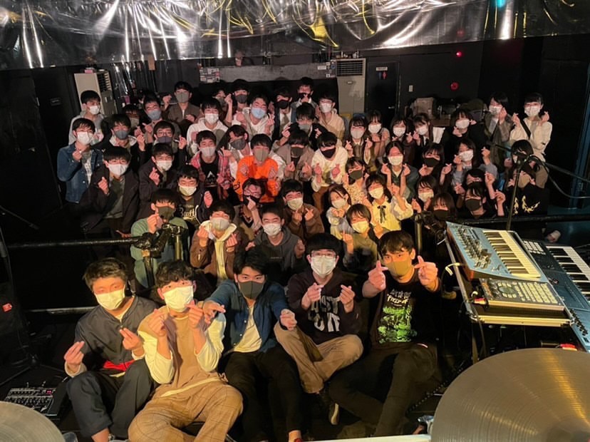 EsqViola's tweet photo. 1年以上振りのライブお疲れ様でした！トリとして出演させて頂き、しっかりとミスり、無事に1日目終了出来ました。29日組、頑張れ。

それではまた4/5の定期演奏会でお会いしましょう。 https://t.co/OWCW5Qjvyt