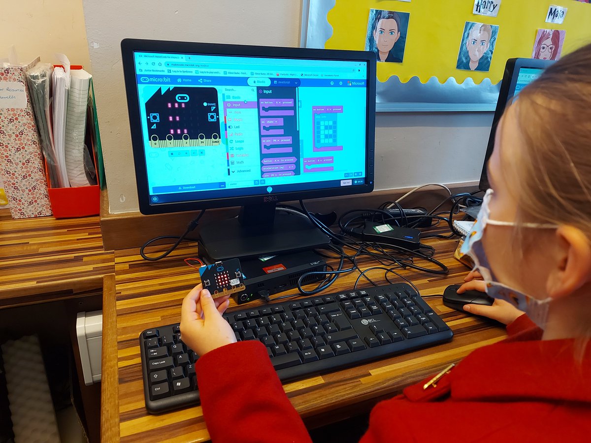 SJCCardiff's tweet image. #SJCR10 have been using their coding knowledge to programme the Micro:bit pocket-sized computers.
#SJCComputing
#SJCJuniors
#SJCSTEM