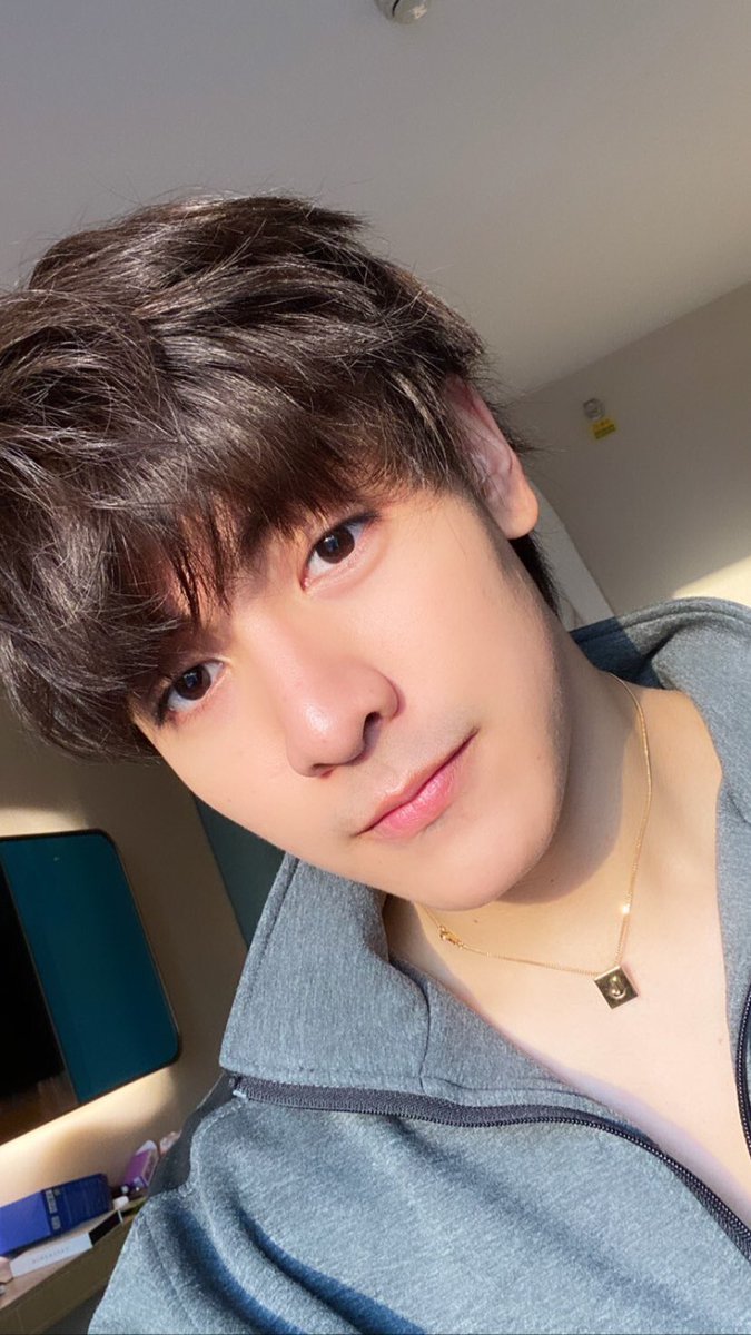 bl_love_forever's tweet photo. 凄く良い写真!✨💕😁👍
#JoongArchen (@ChenRcj) #钟阿晨 #ดราก้อนจุง #JongNine #J9 #MingKit #2Moons2 #6MoonsinManila https://t.co/BGk8y9ubZM