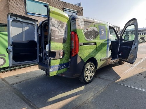 Onze monteur gaat weer op pad voor een nieuwe aanleg van een robotgrasmaaier!

Denkt u er aan om een robotgrasmaaier aan te schaffen?
Laat u adviseren door één van onze monteurs.

DBS Maaitechniek
Cannenburgerweg 65 Ankeveen
035-6423358
info@dbsmaaitechniek.nl