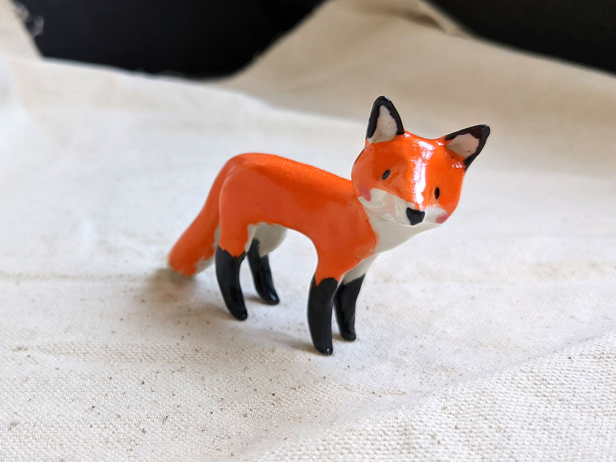 _kness's tweet photo. Hi everyone ! It's time for a little giveaway. 

Follow + RT to enter and get a chance to win this little porcelain fox.

International shipping included. I will pick someone at random on Monday, March 29th around midday EST. https://t.co/jrZwQjSC0A