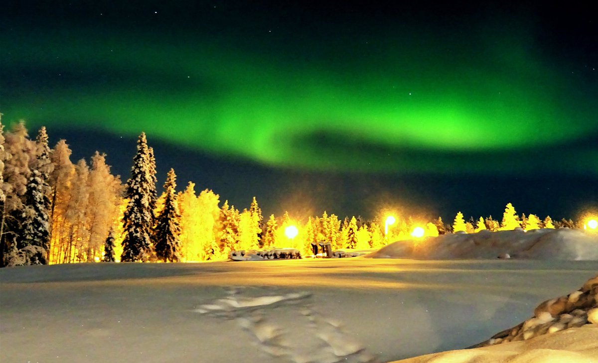 Touchse's tweet photo. #Top4Theme this week is #Top4Outside 😀
- Share 1-4 photos
- Use our 2 hashtags ⬆️⬆️
- Tag hosts @Giselleinmotion @CharlesMcCool @perthtravelers @Touchse & your friends (to join the chat!) and have fun! 😀🙌
@SCHV_cottages #Rovaniemi
#Lapland #northernlights #winter #spring https://t.co/5Tdv4OwNxR
