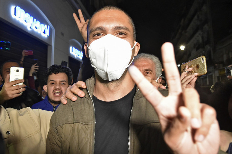 AmnestyMENA's tweet photo. Algeria's Supreme Court today quashed the two-year prison term of journalist Khaled Drareni for his coverage of Hirak protests and ordered a retrial in his case. Journalism is not a crime. We urge the appeals court to drop all the charges against him #W4R20 https://t.co/N9tE7yMMS1