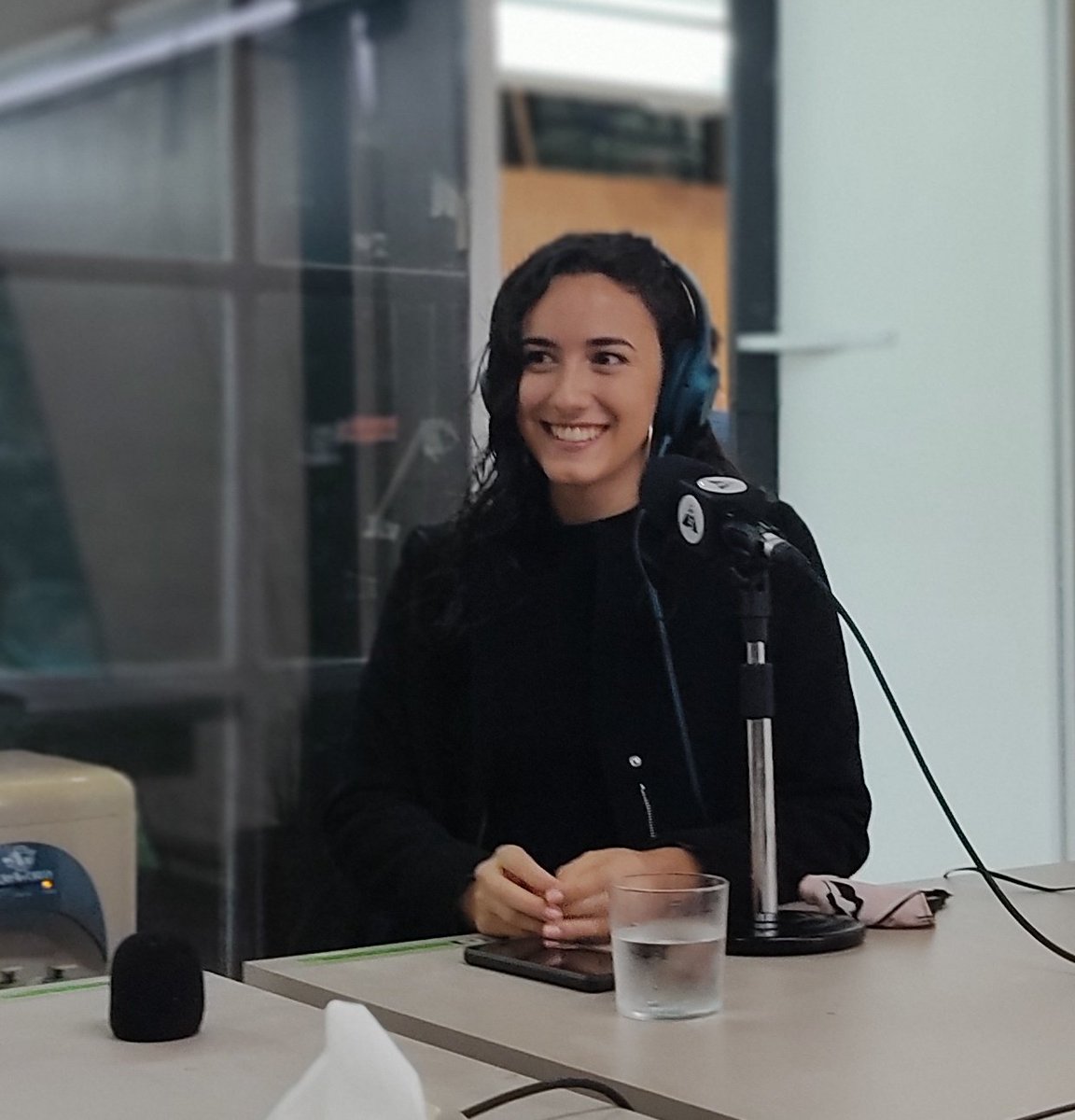 perroscalleok's tweet image. (AIRE) #perros2021 estamos con @Verosiilva creadora de @Apprendo en @UrbanaPlayFm