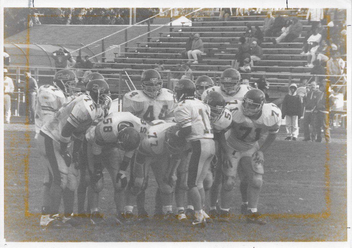 CHSHS1967's tweet photo. Throwback to 1995! Check out these awesome photos that @familyctown shared! Always great to see good team spirit! #ThrowbackThursday @ColoniaHigh @coloniahssports @Coloniafootball https://t.co/OC6rX67W33