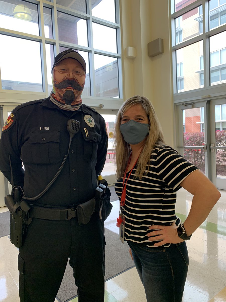 KellyTessitore's tweet photo. Always happy to see some familiar faces and friends at the Grove!! Thanks for making our days brighter !!❤️ Officer Tew gets the award for the most original mask! @HSpoliceNC @HollyGroveMS https://t.co/PYjJfYSB0I