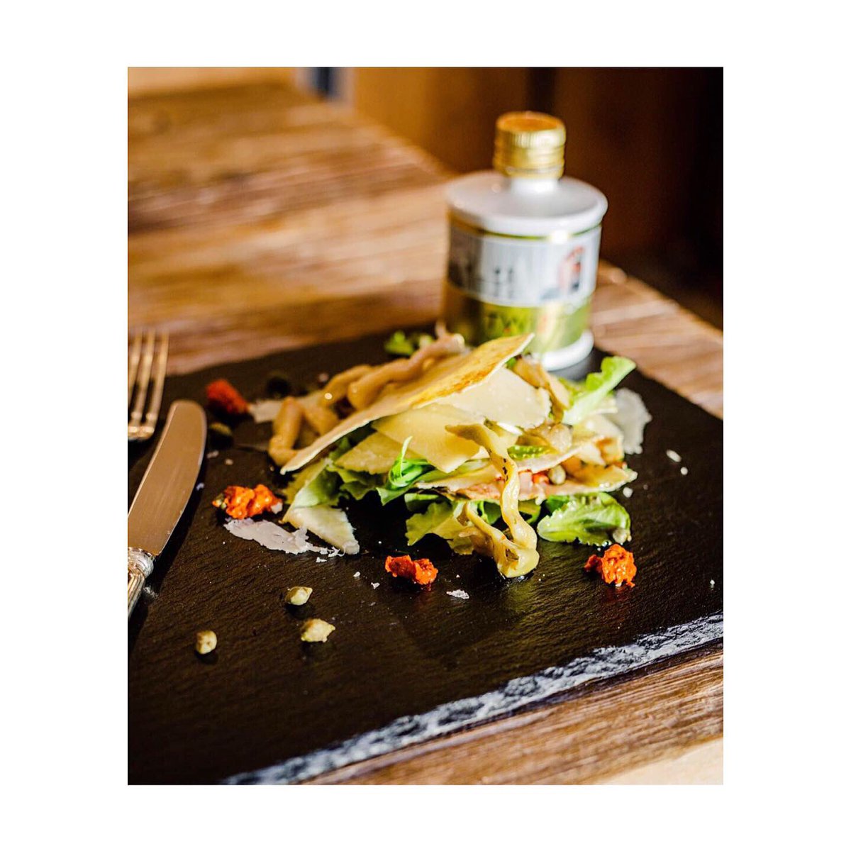 Galateofriends's tweet photo. Thank you @dinnerboxfoodaccademia for the nice pic 💥TWIST #attitude @galateofriends #saltyoil #oilandsalt #galateoandfriends #marcobonaldo #patented #brevettato #identity #recipes #dinnerbox #partnership https://t.co/3ODjQXa5jJ