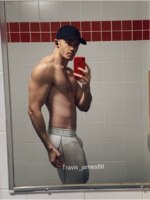 i'm more fun than your boyfriend ?? https://t.co/IYtPOwnPdj