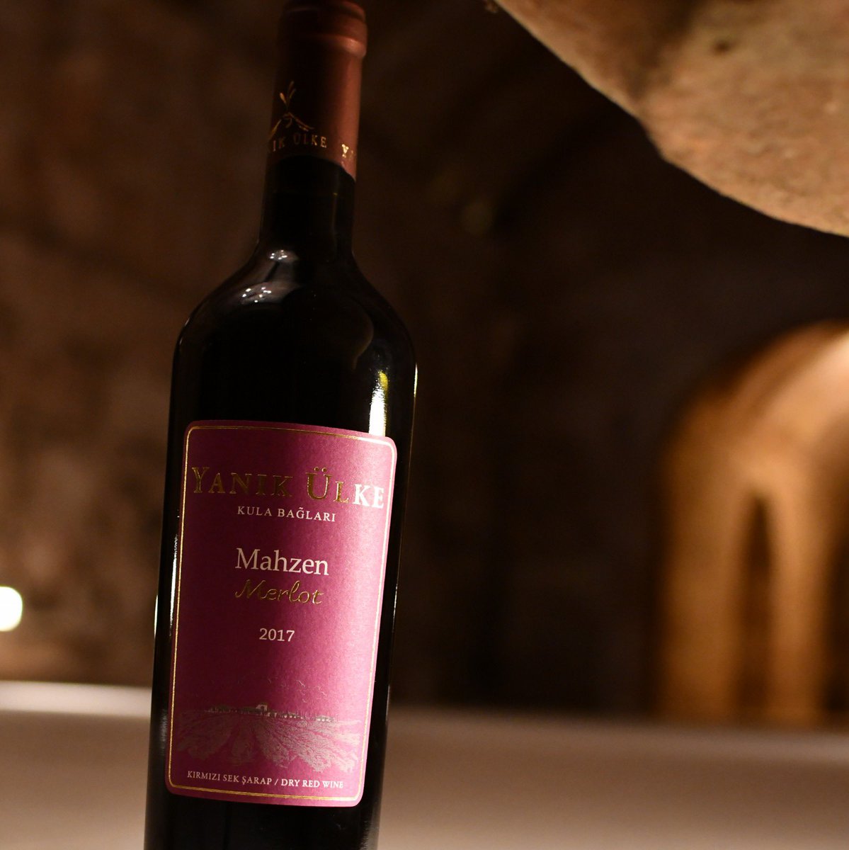 Mahzene girdiğinizdeki o büyüleyici his…

Sipariş için: 
siparis@yanikulke.com
0236 847 21 21
0555 004 55 45

#yanıkülke #yanıkülkebağları #villaestet #lokantaestet #manisa #kula #bağ #aşk  #içegebağrotası #şarap #wine #winelover #şarapkeyfi #şarapsever #kalite #keşfet #lezzet