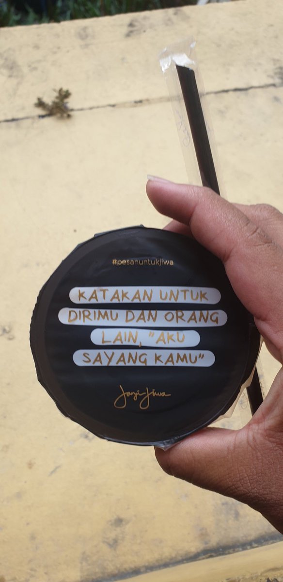 AdityaDentha's tweet photo. @ilhamindra Kok samaan ya https://t.co/5MLrZovWcp