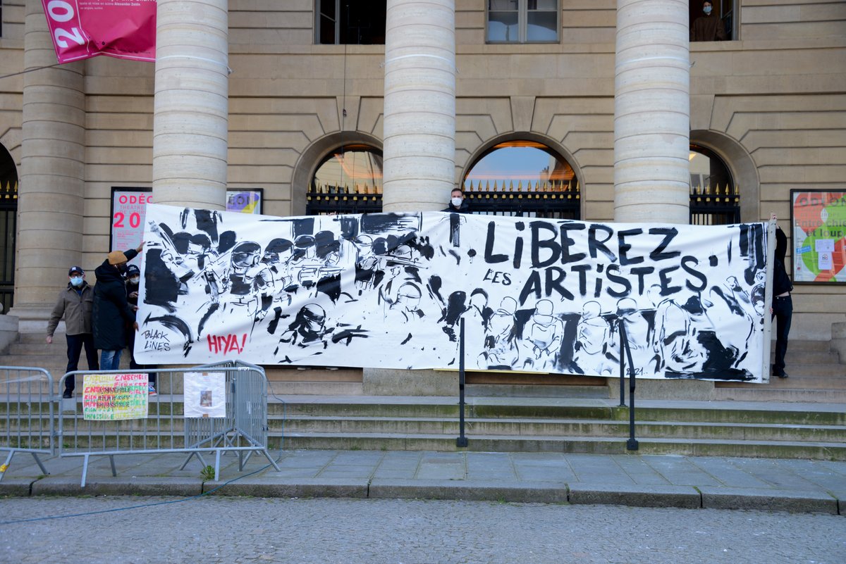 hiya_fr's tweet photo. Occupation de l'Odéon de Paris.
Intervention de l'artiste #Itvan.K #BlackLinesCommunity en soutien à la culture et aux artistes.
Avec #HIYA! et @AbdAlMalikMusic
#freeartists
RDV le 30 Mars à l'Odéon de Paris pour bousculer le monde de la culture ensemble ! https://t.co/DFWhCK2cgG