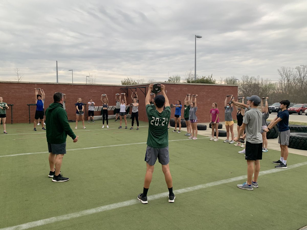 CStarrXCTFCoach's tweet photo. We had a great Strength Training Workout this morning! https://t.co/4bFDe7B9Ac