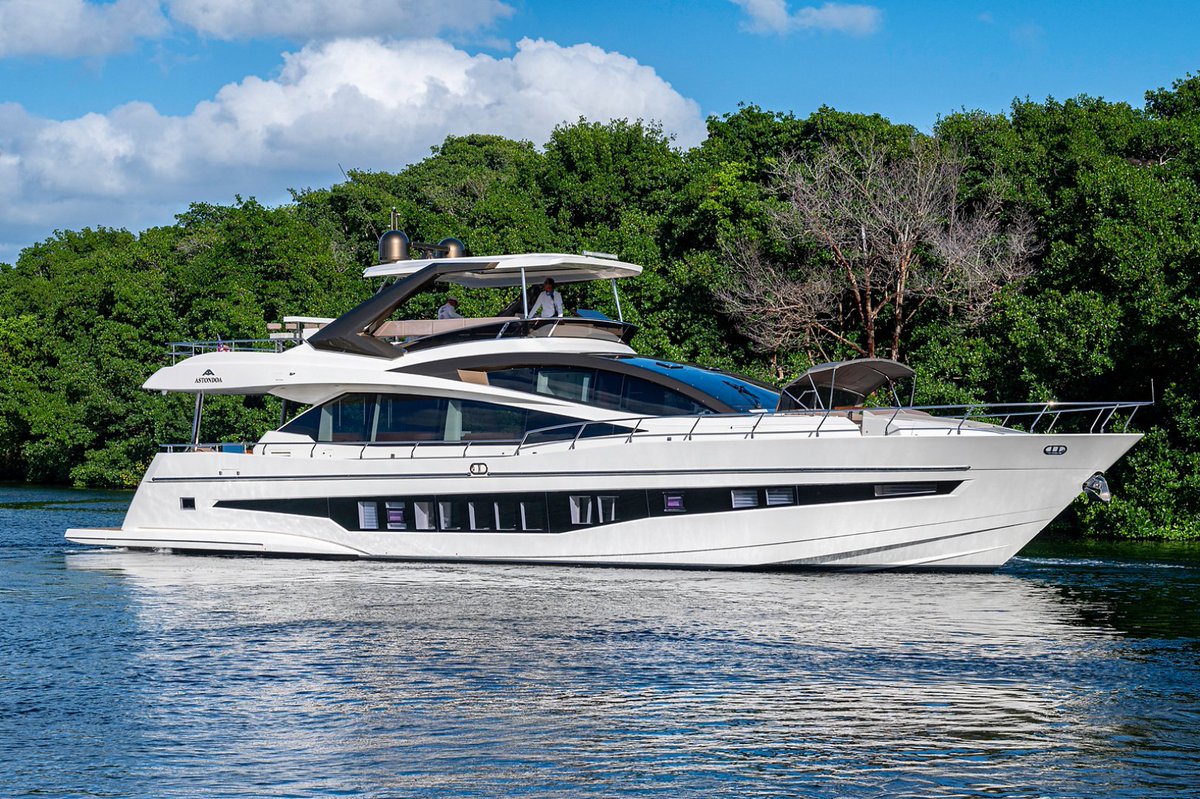 HMY Yachts tweet media