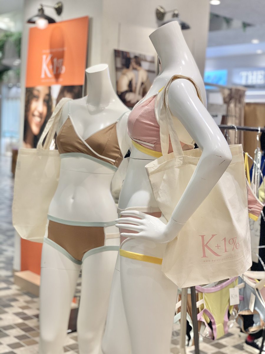 kplus1percent's tweet photo. 丸井新宿本館1FでのPop upも残すところあと3日！
日曜日までとなります！

是非皆様にお会いできること楽しみにしております🌼

今回の2万円以上ご購入のお客様へのノベルティは新色に合わせたカラーのリサイクルコットンエコバッグ♻️
お色は4色から選んでいただけます🌼

Director スド＝キョ＝コ https://t.co/U8jqa53Kbj