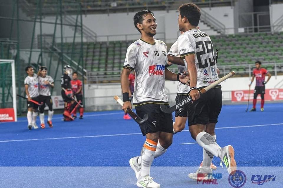 FitTerengganu's tweet photo. TNBMHL 2021 (Premier) - 25 March 2021

FULLTIME

TNB 1-4 THT

6' FG Mohamad Akhimullah Anuar Esook
28' FG Faizal Saari
39' PS Faizal Saari
51' FG Muhammad Muhibuddin Moharom (TNB)
58' PC Faizal Saari

📸MHC

#sportsfactory #fiterengganu #terengganu #tranung https://t.co/1ktPRUPo2T