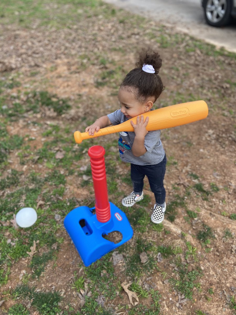 raysfan32's tweet photo. We can’t be good at everything 🤷🏼‍♀️ 😂 #thelifeofmaylin https://t.co/hq3VuOe6Uw