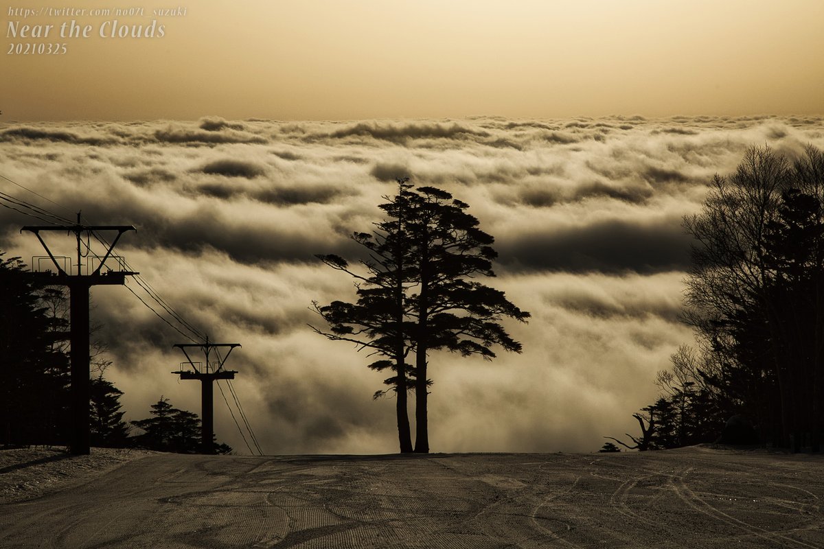 no07t_suzuki's tweet photo. 【今日のOneShot+】
Near the Clouds
滑り降りてくるとどんどん雲が近くに感じる(^^
画にしてみたらけっこうな迫力♪
※2021.3.20撮
#日の出ゴンドラ
#パルコール日の出ゴンドラ
#パルコール嬬恋
#嬬恋 #つま恋
#パルコール #palcall #スキー場
#雲海 #雲
#群馬 #雪 #スノボ #スキー #snow https://t.co/R2Twswuqnt