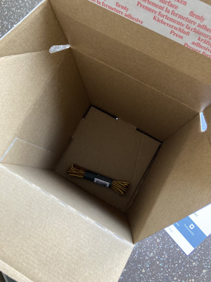 UshmaNJT's tweet photo. Thank you for sending my shoelaces @Timberland but slightly confused about why such a big box?? Couldn’t it have been sent in an envelope for the price of 2 first class stamps?? #uselesspackaging https://t.co/HoPCkk1D6c