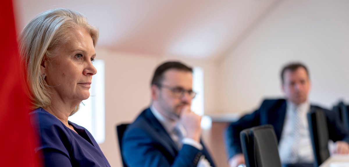 Die @_lucaapp kann in allen Landkreisen in Brandenburg eingesetzt werden: Dafür haben wir die Voraussetzungen geschaffen. Kontaktnachverfolgung durch freiwillige Nutzung der App wird damit schnell und unkompliziert möglich. Dazu haben wir heute mit <a href="/CaterinaMandel/">Caterina Mandel</a> gesprochen.