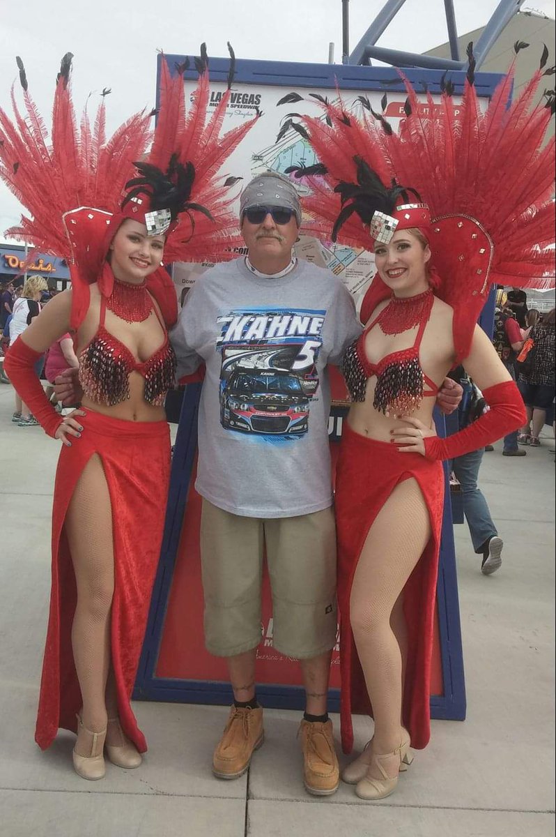 Johnnymills945's tweet photo. #ThrowbackThursday @LVMotorSpeedway in the #NeonGarage Picture by my wife @Terigianna In my @kaseykahne gear. Pre cancer days where we were eventually married in victory Lane in 2019. Grateful for these memories &amp; looking to making plenty more of them with @KyleLarsonRacin ❤️🏁💪 https://t.co/ZZtVAu0OGk