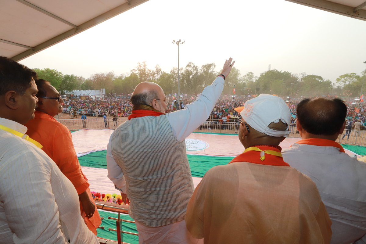 AmitShah's tweet image. Winds of change blowing in Bengal...#EbarBJP

Some glimpses from Bishnupur rally.