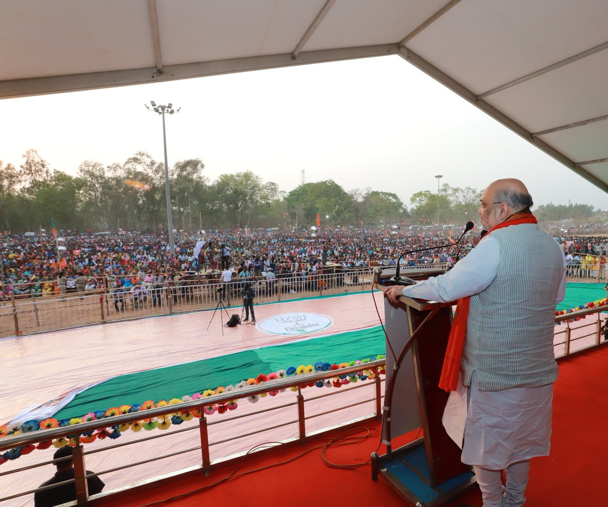 AmitShah's tweet image. Winds of change blowing in Bengal...#EbarBJP

Some glimpses from Bishnupur rally.
