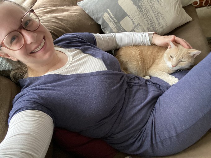 Zen is not letting me get into work this morning! Show me your kitty cats! I love pussy! 😘 https://t<a href="/tag/showerjam"class="tags"><span>#showerjam</span></a>