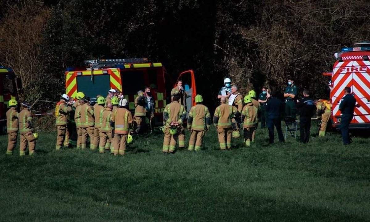 A navy jet crash landed this morning near Helston.
Our live blog will be posting updates as we get them. 👀
Two pilots have been air lifted 🚁 to Derriford Hospital but are said to have not suffered any major injuries. 

truthfal.com/2021/03/25/liv…

(Photo by Richard Cooper)
