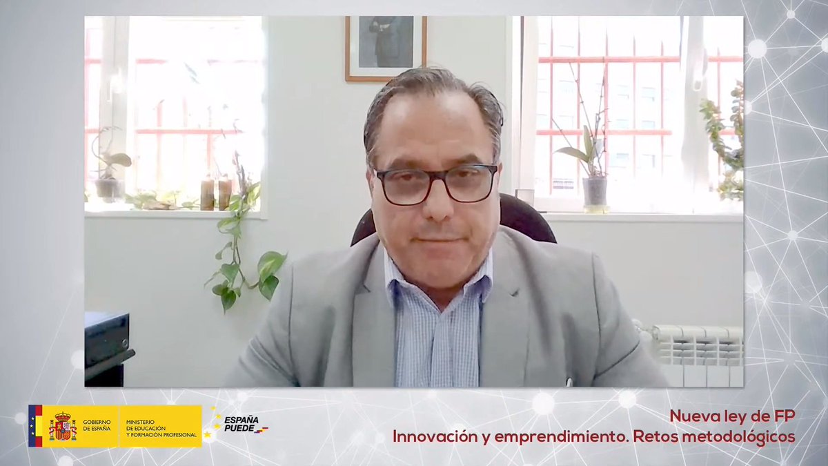 Muchísimas gracias a Juan Carlos Morales, <a href="/jcarlosmorale/">Juan carlos Morales</a>, Director del <a href="/ies_luisvives/">IES LUIS VIVES</a> por el reconocimiento del trabajo que viene desempeñando el #ProfesoradodeFOL en los centros educativos.
youtu.be/8nfXRfXnPCA a través de @Youtube