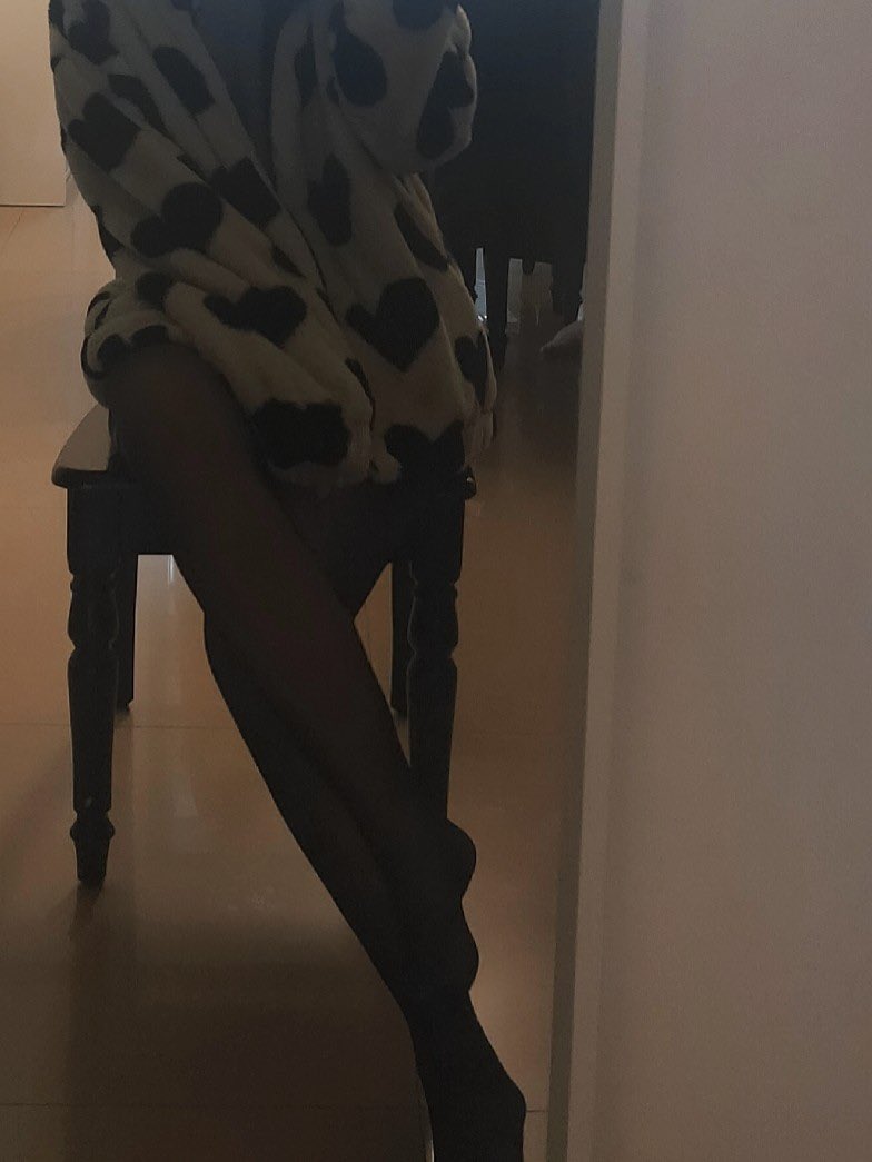 ccbuibui's tweet photo. 谁能介绍个好用的梯子😭😭😭😭 https://t.co/DyWBUWelCS