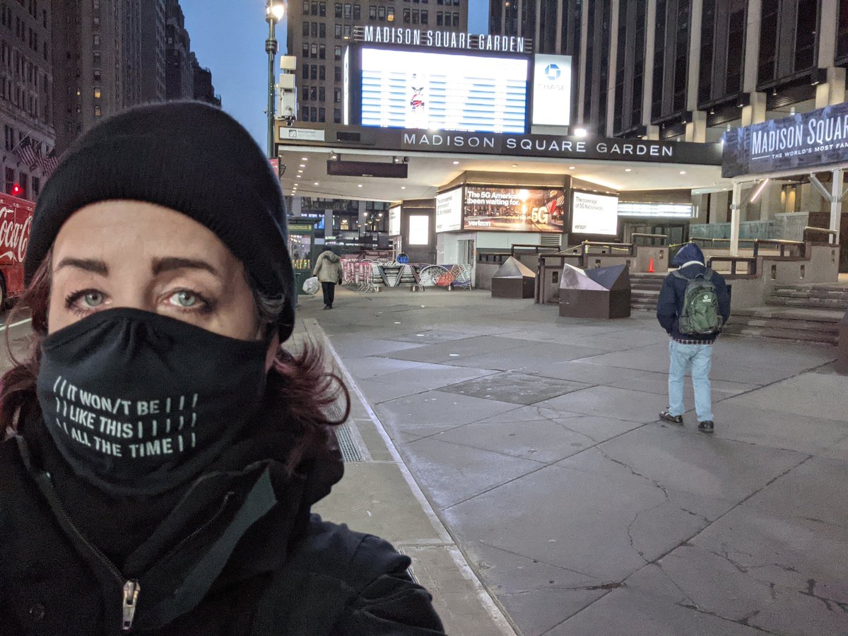 curefandoc's tweet image. Some photos from 2021, remembering 2016, and it won't be like this all the time @thetwilightsad @ThatCarlTapia #thetwilightsad #twilightsad #wrongcar #madisonsquaregarden #itwontbelikethisallthetime