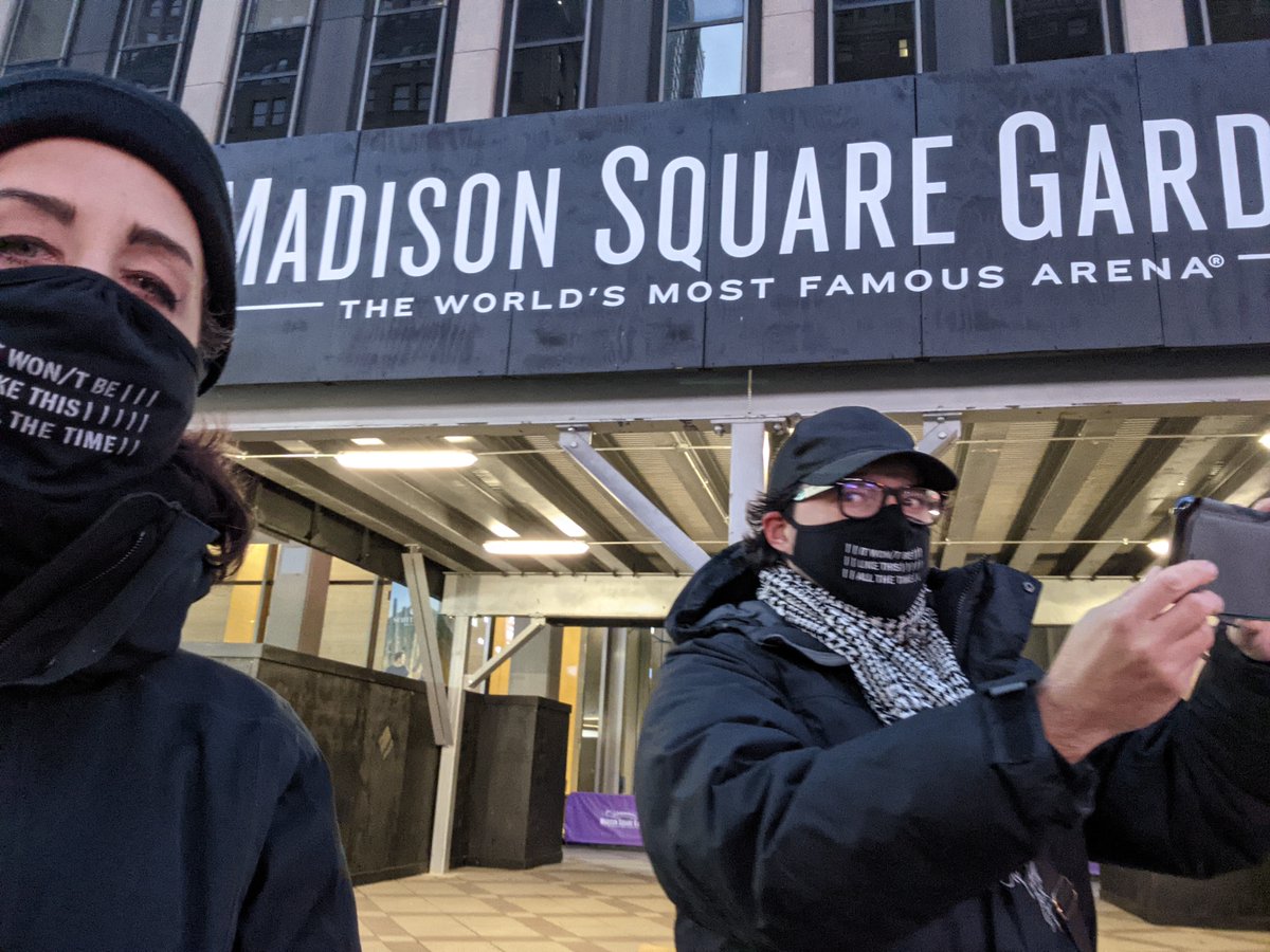 curefandoc's tweet image. Some photos from 2021, remembering 2016, and it won't be like this all the time @thetwilightsad @ThatCarlTapia #thetwilightsad #twilightsad #wrongcar #madisonsquaregarden #itwontbelikethisallthetime