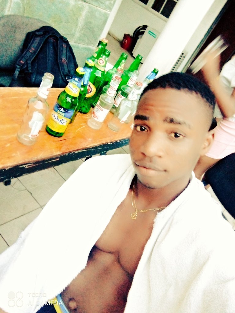 mobile_aki's tweet photo. Shilling in junary hotel 😍😍 https://t.co/HnxDR7V1uO