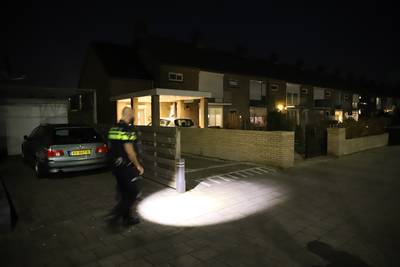 Daderduo van woningoverval Tiel nog voortvluchtig: politie hoopt op tips en videobeelden..