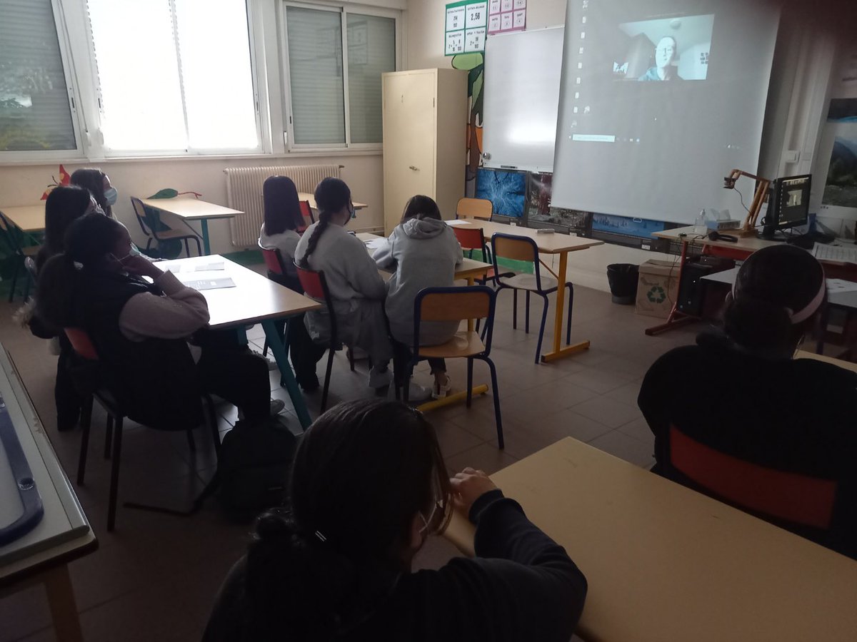 ClgRosaParks's tweet photo. [ParcoursAvenir] #EgaliteFemmesHommes Campus au Féminin : rencontre avec des femmes ingénieures et atelier de déconstructions des stéréotypes avec 10 filles de 3e @EducPrio_AcTlse @EducPrio31 @oseisaesupaero https://t.co/O7mXSM9EVQ