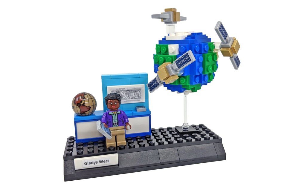 MIT_CSAIL's tweet photo. Help make "Women in Computing" an official LEGO set: https://t.co/NdjTdLar0S

Featuring Lovelace, Hopper, Holberton, Bartik, West &amp; Easley.

(v/@20tauri) https://t.co/xg1hvXnMio
