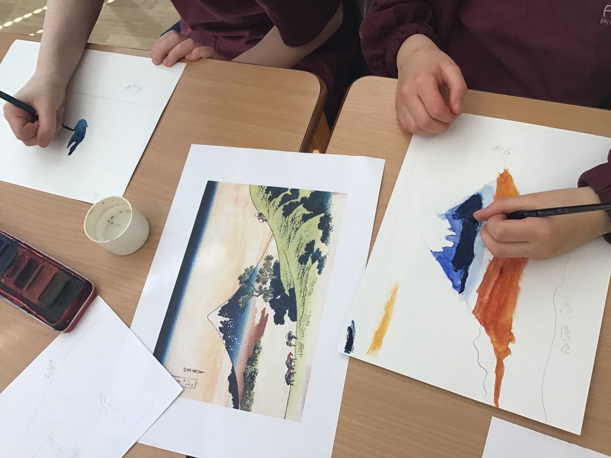 rudstony3's tweet photo. Year 3 have been busy studying Hokusai’s - 36 Views of Mount Fuji. We have learnt about the artist and are now sketching and painting with watercolours in the style of Hokusai. #rudstonart https://t.co/BbLZERtZVB