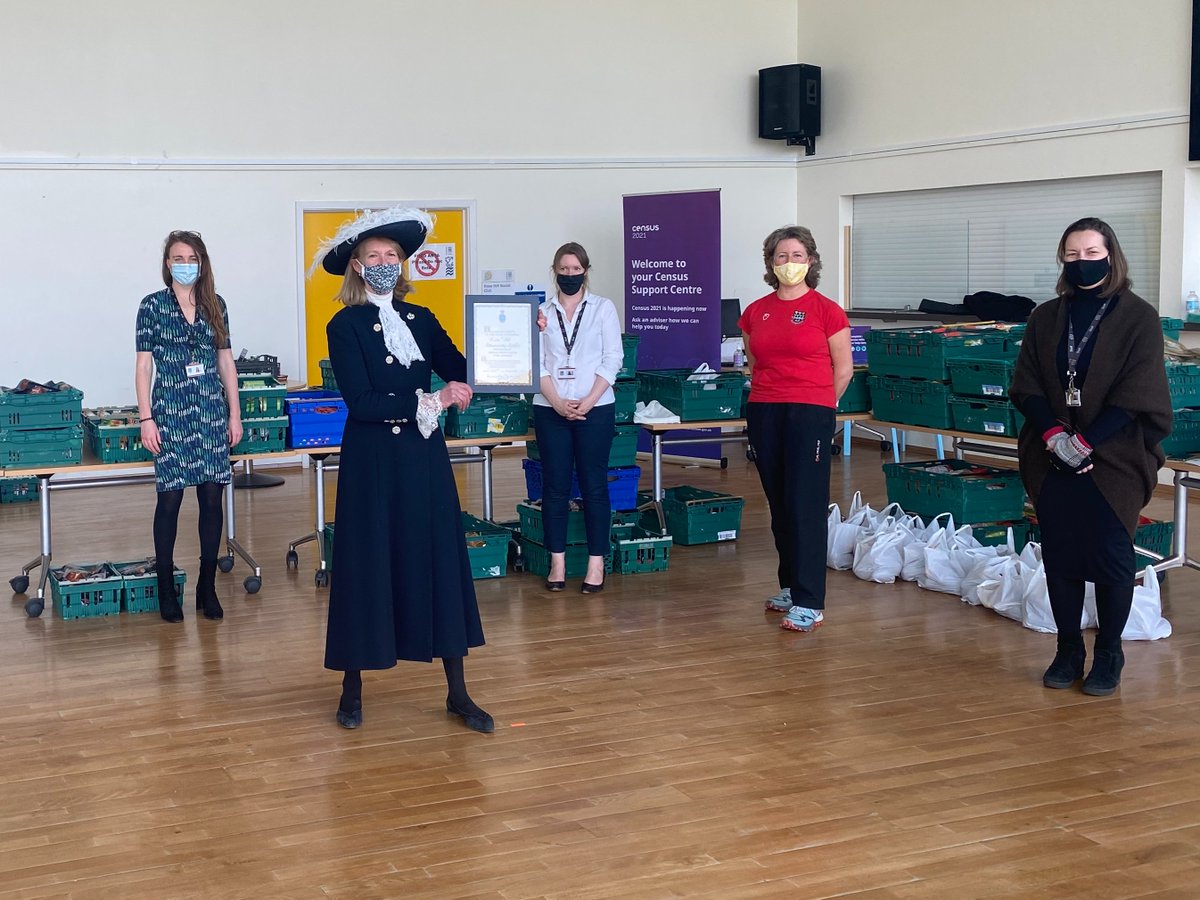 MCSOxford's tweet photo. 🏆🎉 Our partnerships project Rose Hill Community Larder has received an award!

The High Sheriff of Oxfordshire has recognised its "great and valuable service to the community" in East Oxford👏

More here: https://t.co/hbii6X9l9d

#powerofpartnerships @LarderSofea @FareShareUK https://t.co/MKfFKsZKxW