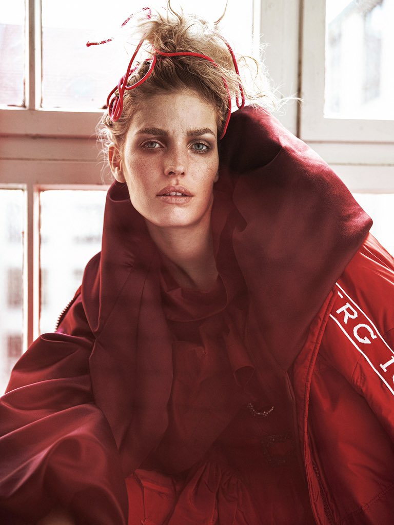 worlds_moda's tweet photo. #march21WM (2/3)
#VOGUEITALIA SITE,
October 2019.
By #LinaTesch
⬇️More in the next post⬇️
#AlisaAhmann https://t.co/bJ5viKmwTq