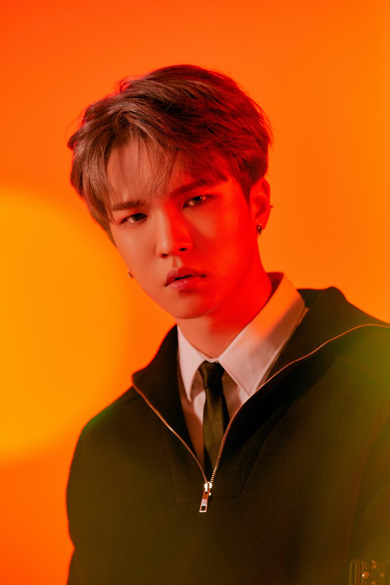 DIA_CRUNCH's tweet photo. D-CRUNCH 4th Mini Album

[ DAYDREAM ]
Concept Photo
_ Chapter 2. NIGHTMARE

#DYLAN #HYUNHO
#CHANYOUNG #HYUNOH

2021. 04. 06 18:00(KST)

-
-
#D_CRUNCH #디크런치
#4th_Mini_Album
#DAYDREAM #NIGHTMARE https://t.co/RHK9f7oWTn