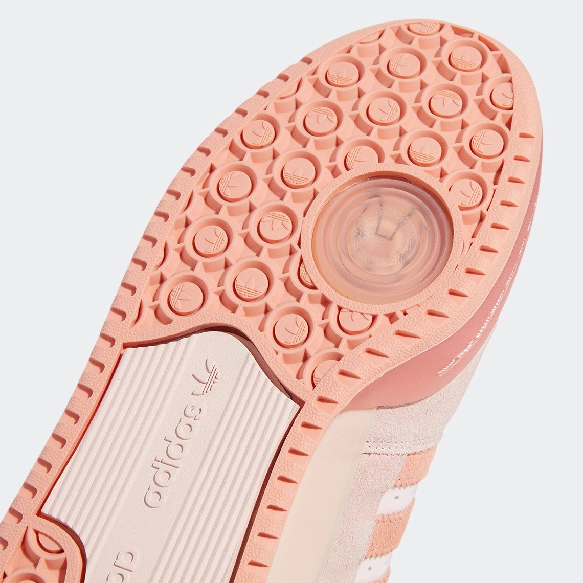 MofongoKicks's tweet photo. Bad Bunny x Adidas Forum (pink). https://t.co/MBdXpkCZGu