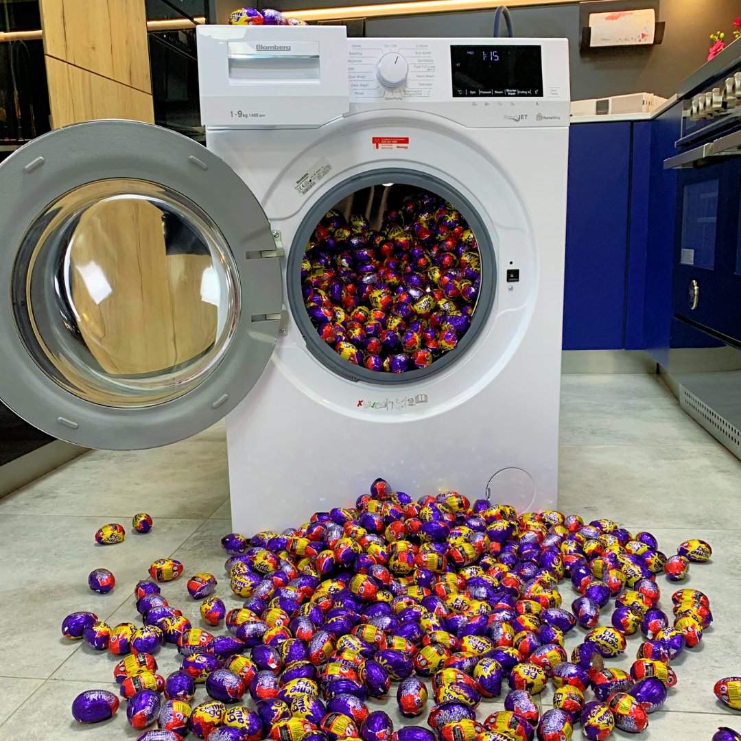 GlotechUK's tweet photo. ✨ COMPETITION✨
Can you guess how many Cadbury Creme eggs that we managed to fit into this 9kg load Blomberg washing machine with the door closed? 🐣
If your guess is correct, you win this brand new Blomberg (LWF194520QW) washing machine! https://t.co/4Hht3nNzrI