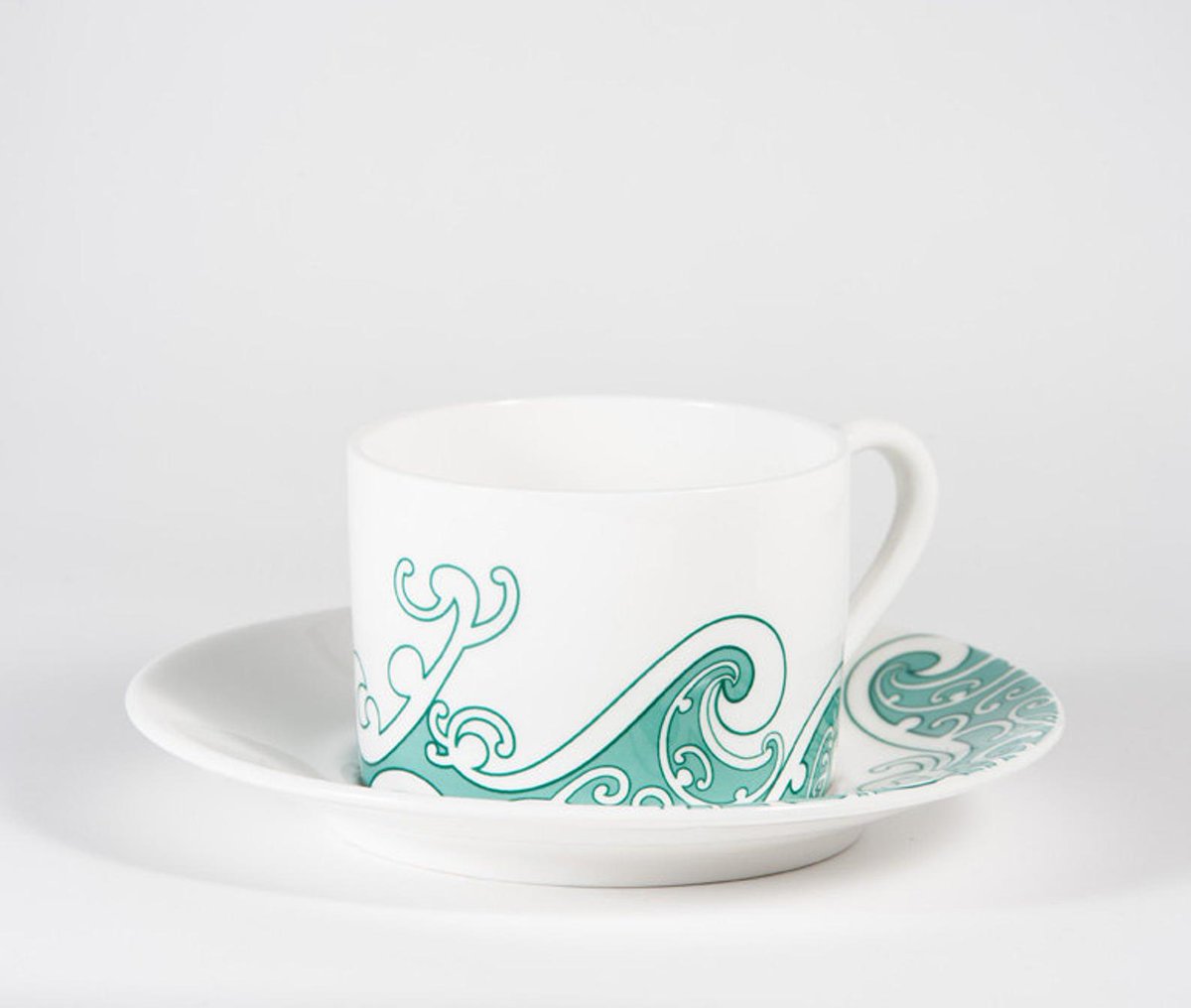 SuitcaseSusie's tweet photo. All our products are British made - the tableware in Stoke-on-Trent, the home of fine bone china, and the textiles in Lincolnshire. https://t.co/tnPWOnTTLt #britishmade #british @heraldicpottery @countrysideart https://t.co/eCgPyX3y4j