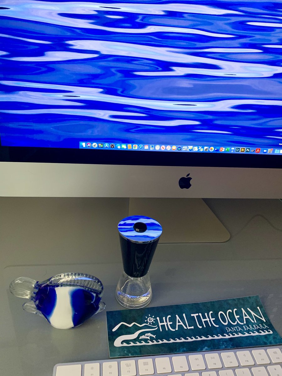 annedoubilet's tweet photo. When not out photographing underwater I keep FEND at editing #breathe #goFEND https://t.co/ez705qLExQ