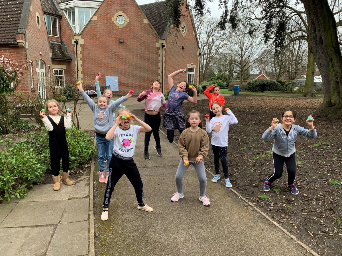 BedfordGirlsSch's tweet photo. Here is another #ThrowbackThursday photo, captured by Miss Elsom (Theatre Technician) of our #BGSY4 bubble from the last day of the Key Worker provision, before the Junior School returned on 8th March.
We hope you all manage to have a restful Easter break. 🐰🤩 #BGSCommunity https://t.co/55DKzS9G27