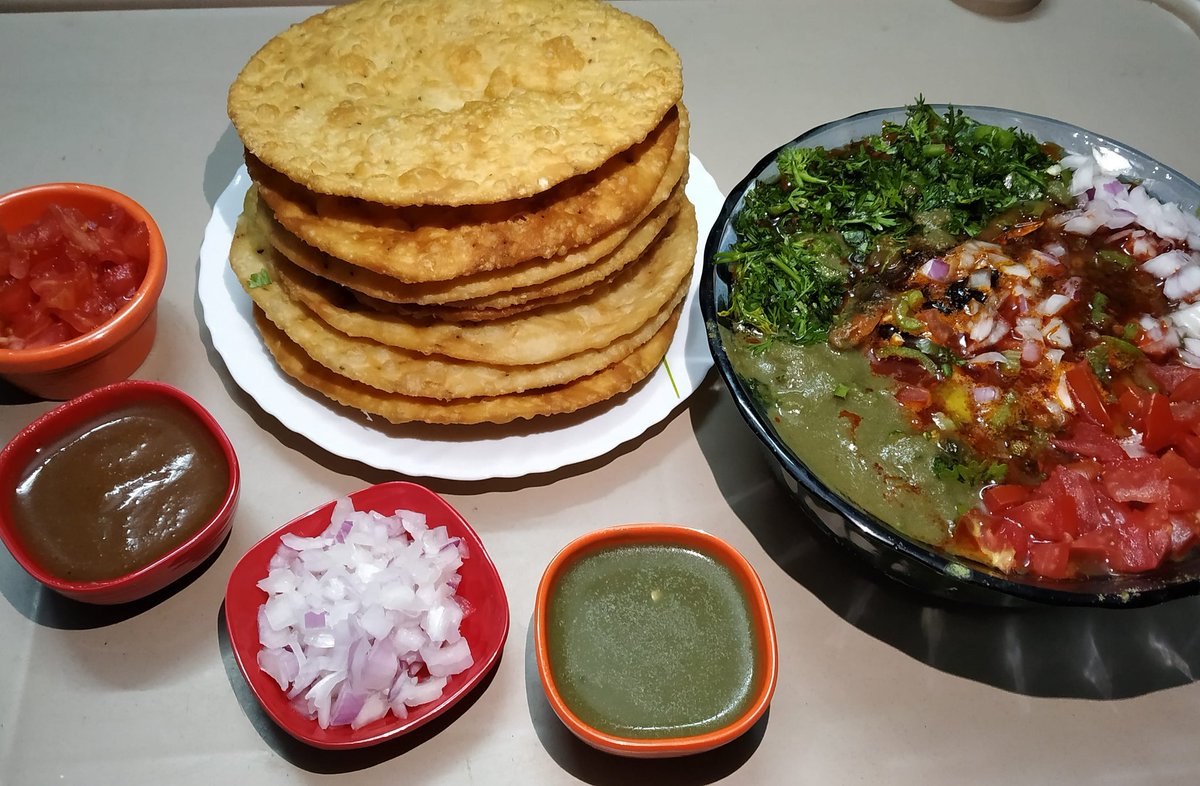 KiBappa's tweet photo. Dal Pakwan Recipe • Sindhi breakfast recipe • 
https://t.co/slCmKvv7Ek

#bappakirasoi #dalpakwan #dalpakwanrecipe #sindhibreakfast #snacksrecipe #tastysnacks #howtomakedalpakwan #दालपकवान #vegfood #tastyfood https://t.co/jOL6bY516M