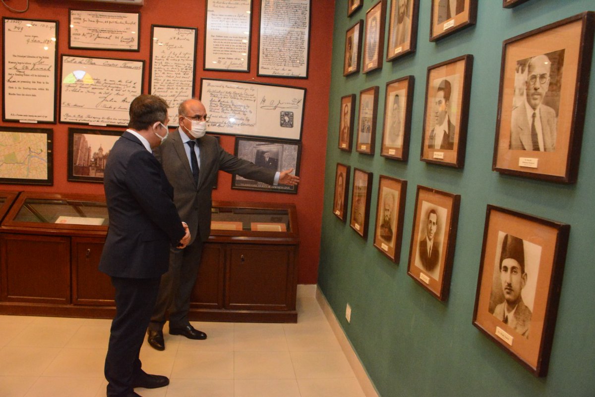 smiukarachi's tweet photo. Turkey’s Consul General in Karachi Mr. Tolga Ucak visited #SMIU. He visited the historic institution, interacted staff, faculty &amp; students, appreciated SMI students' role in the history of #Pakistan. 
#TurkeyPakistanFriendship https://t.co/pSAV9RtVB5