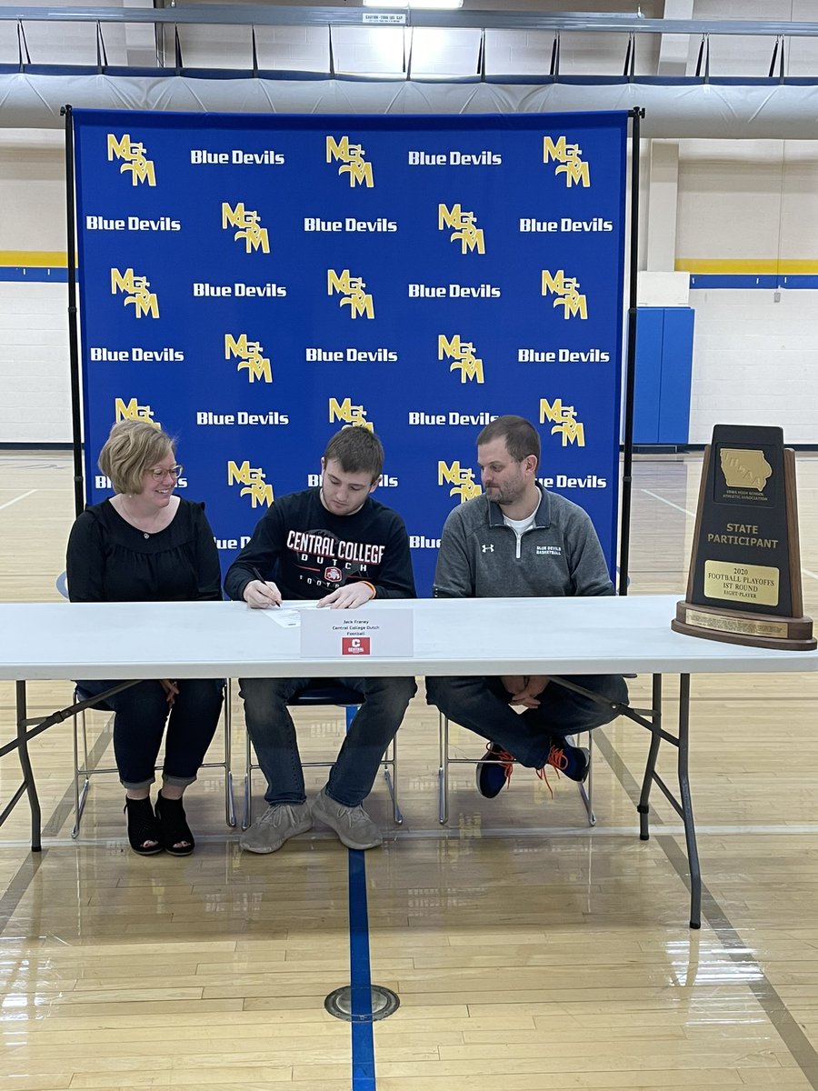 MSTM_BlueDevils's tweet photo. Congratulations to Jack Franey as he commits to continuing his academic and football careers at Central College! @CentralDutch @CUI_Football #GoBlueDevils https://t.co/LfpwwqzPkj