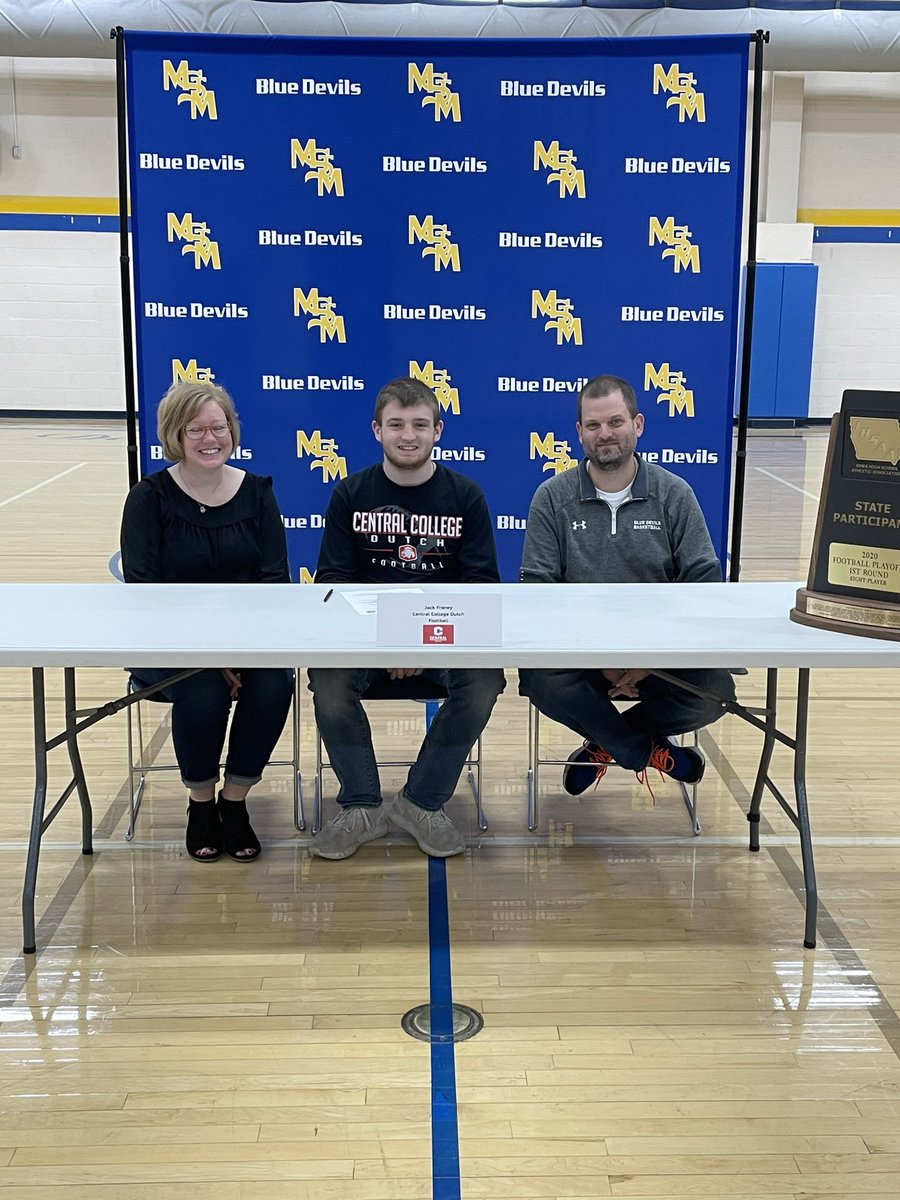 MSTM_BlueDevils's tweet photo. Congratulations to Jack Franey as he commits to continuing his academic and football careers at Central College! @CentralDutch @CUI_Football #GoBlueDevils https://t.co/LfpwwqzPkj